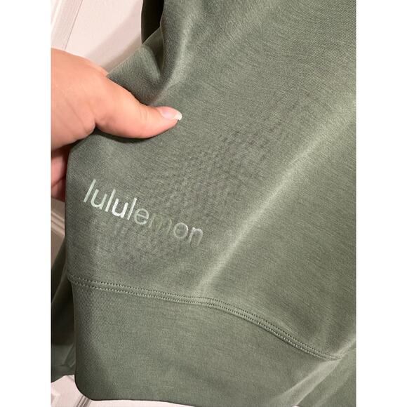Lululemon Perfectly Oversized Cropped Crew Softstreme Green Twill size 12 - Picture 4 of 4